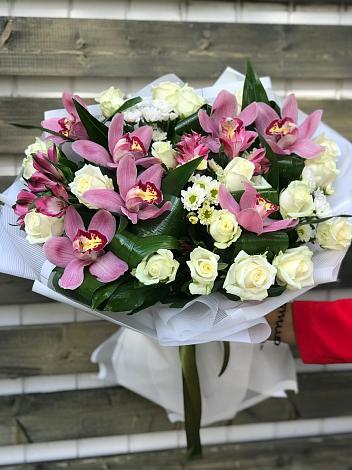 Букет цветов из: Розы и Хризантемы в Кумыше