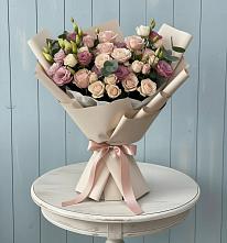 Букет цветов из:  Розы и Лизиантусы в Кумыше