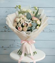 Букет цветов из:  Розы и Лизиантусы #REPLACE_PRED# Кумыше