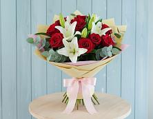 Букет цветов из:  Лилии и Розы в Кумыше