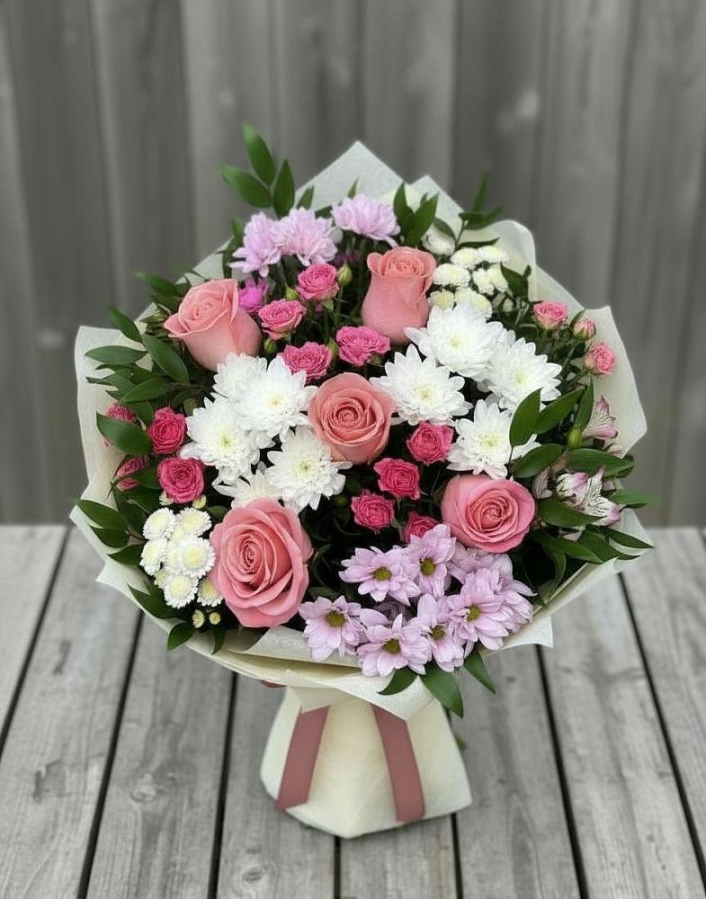 Букет цветов из: Альстромерии, Гвоздики, Розы и Хризантемы в Кумыше