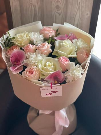 Букет цветов из: Орхидеи, Розы и Гвоздики в Кумыше
