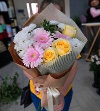 Букет цветов из:  Герберы, Розы и Хризантемы в Кумыше