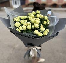 Букет Белые кустовые розы Солинеро в Кумыше