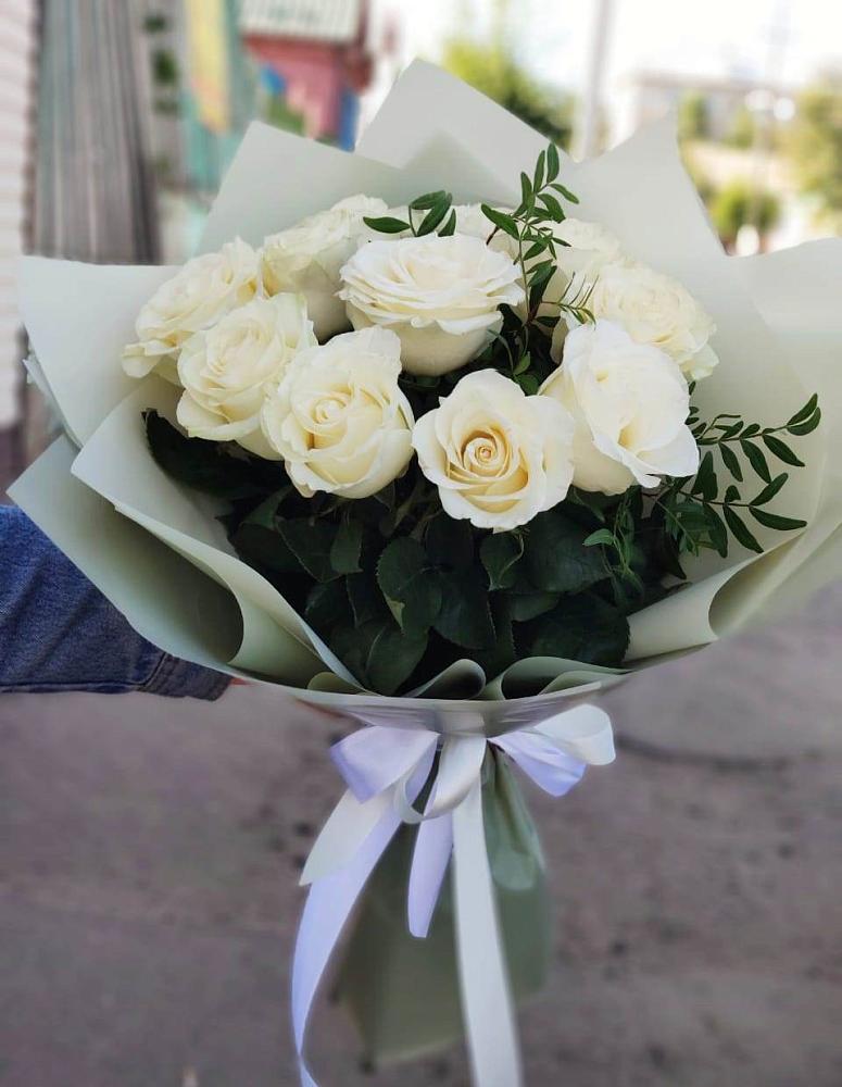Букет Белые розы Проуд в Кумыше