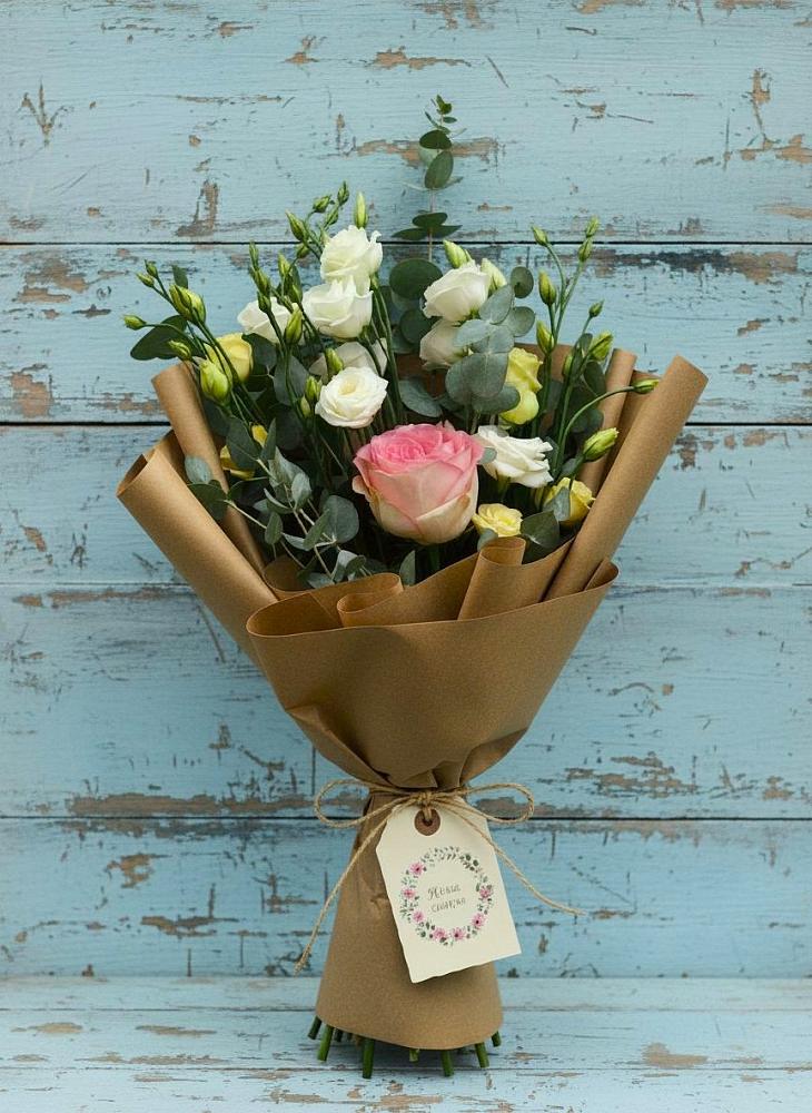 Букет цветов из: Розы и Лизиантусы в Кумыше