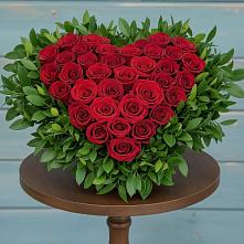 Цветочная композиция из Розы в виде сердца #REPLACE_PRED# Кумыше