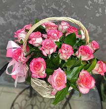 Цветочная композиция из Розы в корзине в Кумыше