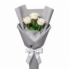 Букет 3 белые розы в Кумыше