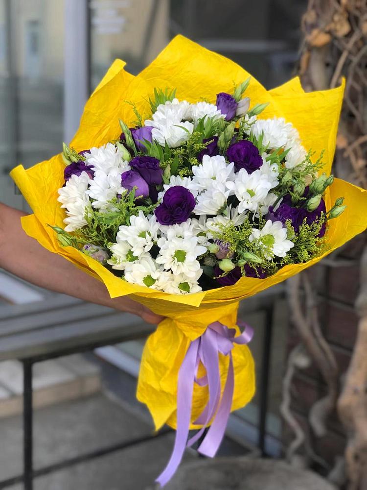 Букет цветов из: Ирисы, Хризантемы и Ромашки в Кумыше