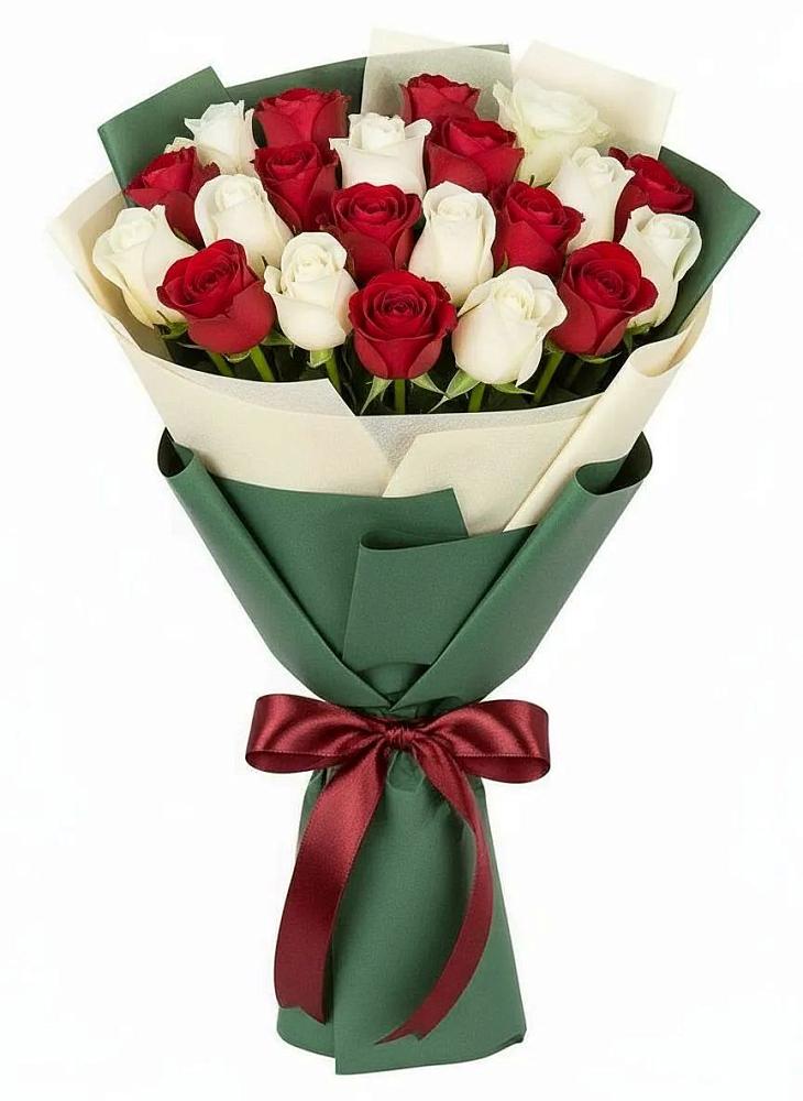 Букет Микс из красных и белых роз в Кумыше