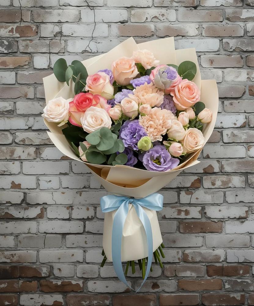 Букет цветов из: Розы, Лизиантусы и Гвоздики в Кумыше