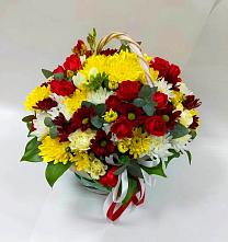 Цветочная композиция из Хризантемы и Розы в корзине в Кумыше