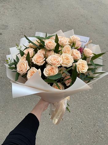 Букет Кремовые розы Латте в Кумыше