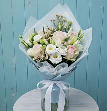 Букет цветов из:  Розы и Лизиантусы в Кумыше