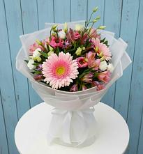 Букет цветов из:  Герберы, Альстромерии и Лизиантусы в Кумыше