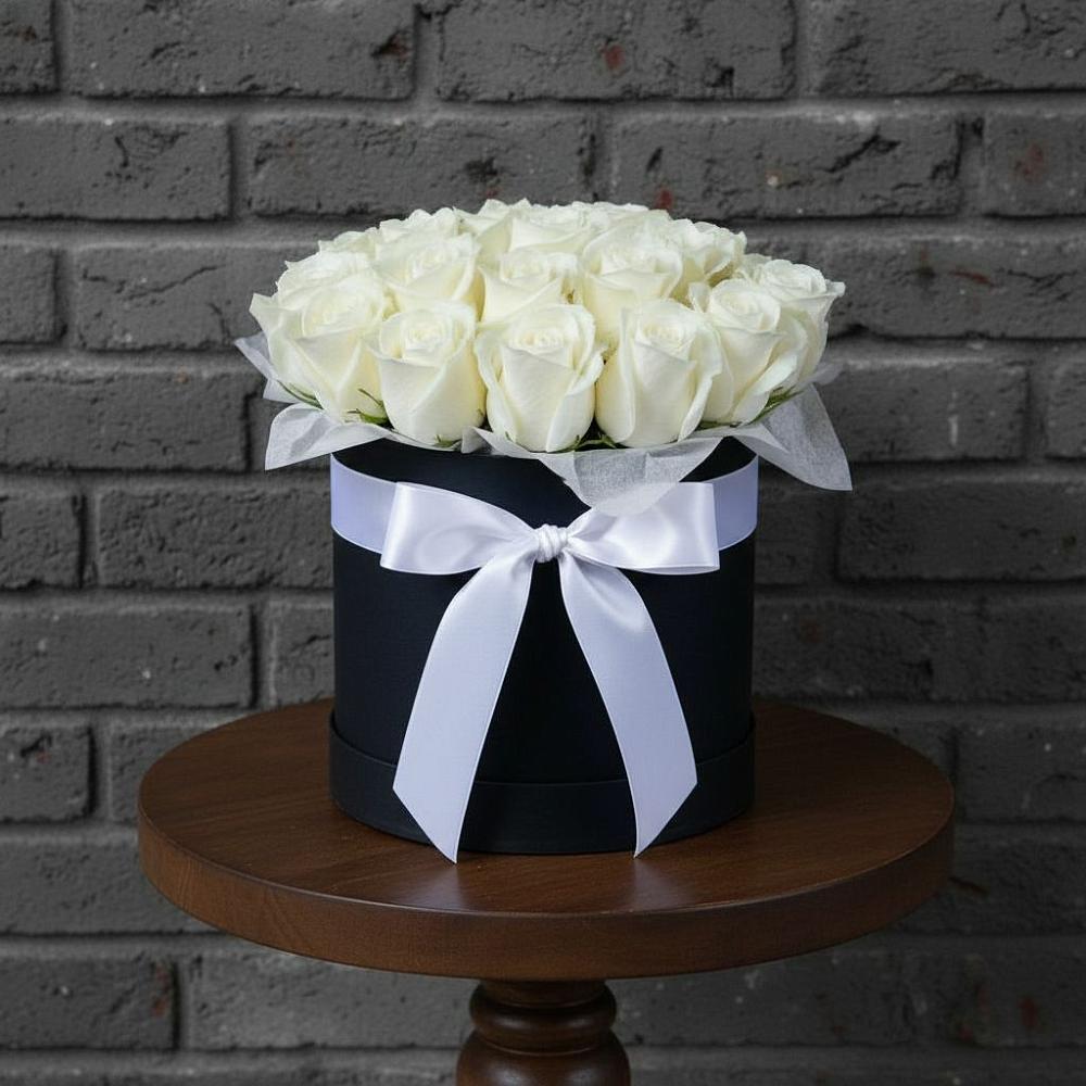 Цветочная композиция из Розы в шляпной коробке в Кумыше