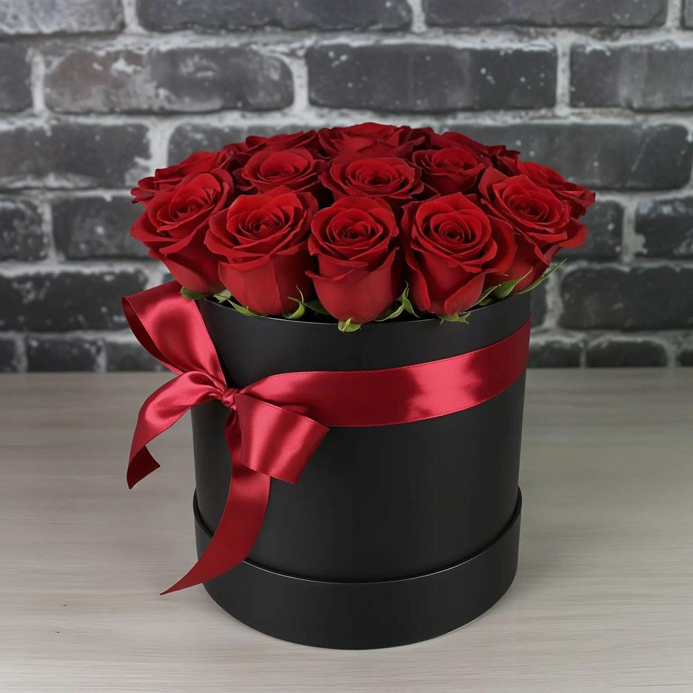 Цветочная композиция из Розы в шляпной коробке в Кумыше