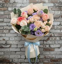 Букет цветов из:  Розы, Лизиантусы и Гвоздики в Кумыше