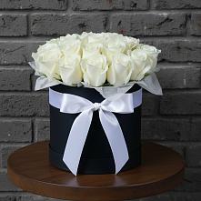 Цветочная композиция из Розы в шляпной коробке в Кумыше